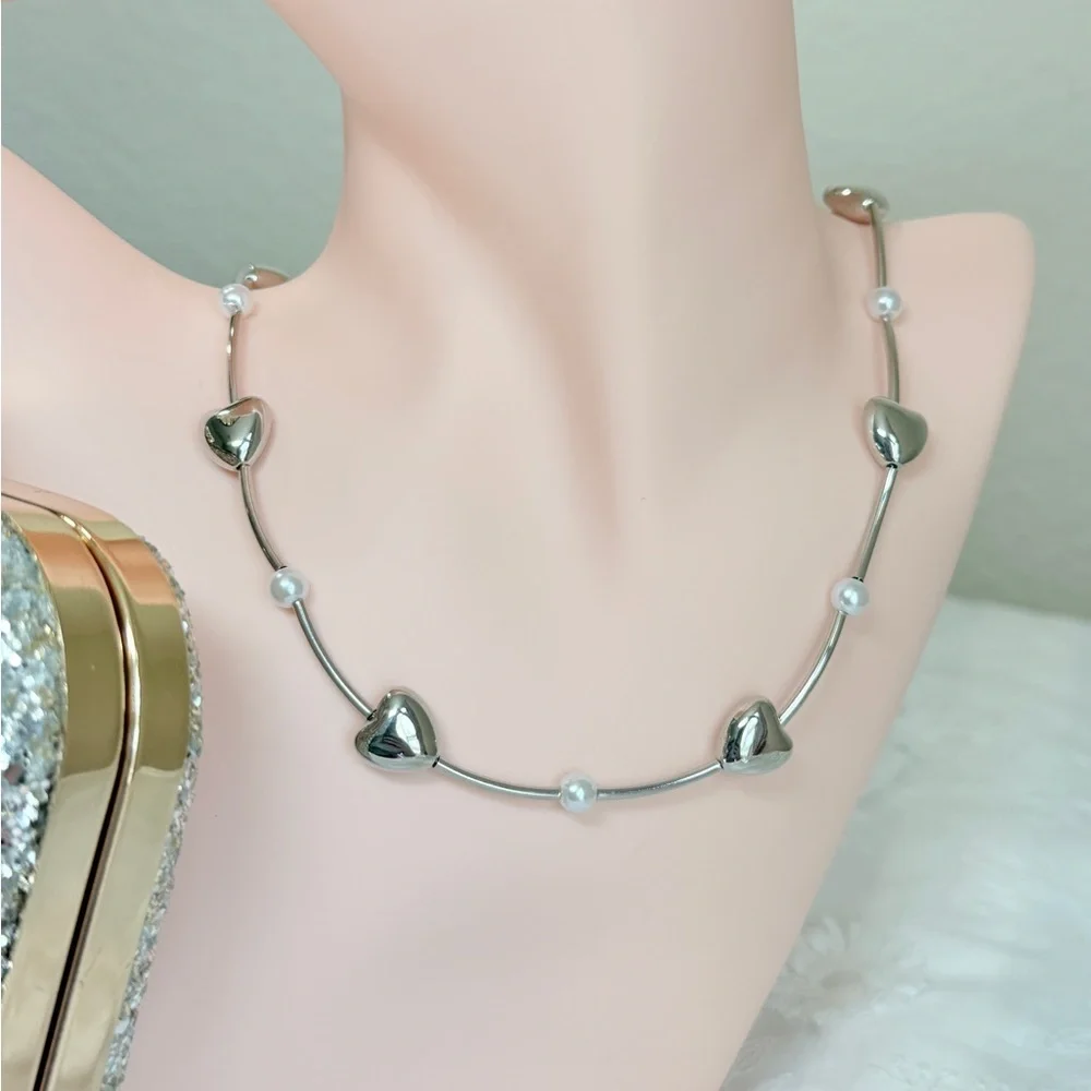 ⚜️ Silver Heart Necklace
